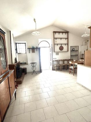 PRIVATE SALE: Stone house with brick fireplace in historical centre of Veroli (FR). Great holiday home! - image 22