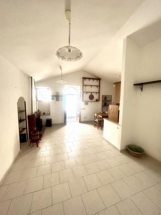 PRIVATE SALE:  Stone house with brick fireplace in historical centre of Veroli (FR). Great holiday home! - image 23