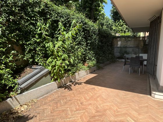 1-bedroom flat with huge terrace Aventino - Great Investment - image 3