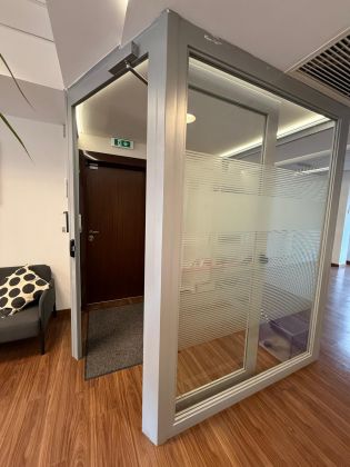 Modern Office Space for Daily Rent – Central Location Trastevere Roma - image 1