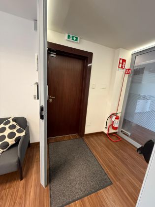 Modern Office Space for Daily Rent – Central Location Trastevere Roma - image 3