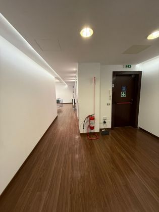 Modern Office Space for Daily Rent – Central Location Trastevere Roma - image 28
