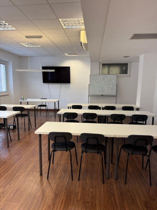 Modern Office Space for Daily Rent – Central Location Trastevere Roma - image 36