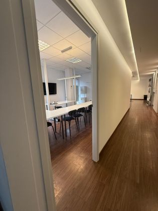 Modern Office Space for Daily Rent – Central Location Trastevere Roma - image 37