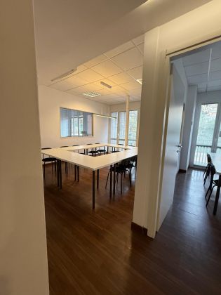 Modern Office Space for Daily Rent – Central Location Trastevere Roma - image 39