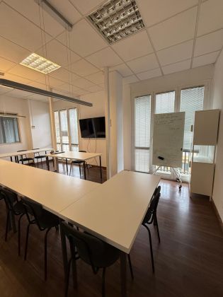 Modern Office Space for Daily Rent – Central Location Trastevere Roma - image 43