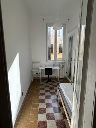 Single Bedroom and Bathroom for Rent - image 1
