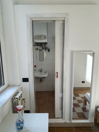 Single Bedroom and Bathroom for Rent - image 3