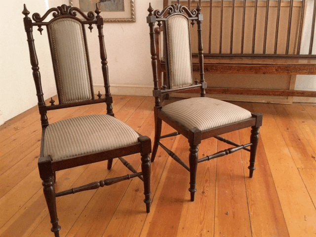 Pair of English antique bedroom chairs - image 4