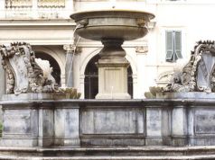 Cleaning Rome's fountains