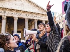 Women march in Rome for civil rights
