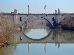 Safety fears for Rome bridge