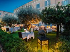 Garden restaurant on Rome's Palatine Hill
