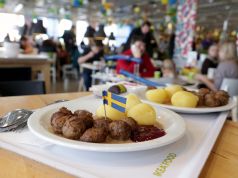 Rome: IKEA customers argue, plates fly, child injured