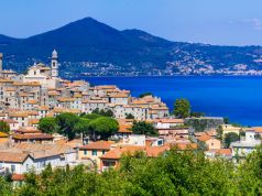 A new bike trail will allow cyclists to circle Italy's Lake Bracciano