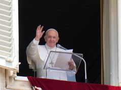 Pope Francis 'responds well' to surgery in Rome hospital