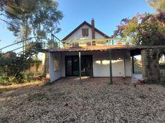 Villa close to the sea with garden and pond