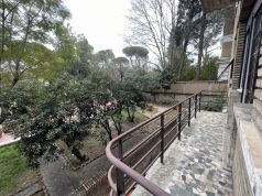 Elegant 4-bedroom apartment near Villa Torlonia