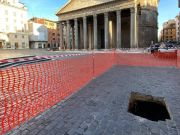 Rome: sinkhole opens up in front of Pantheon