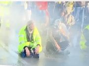 Italy police use water cannon to clear No Green Pass sit-in at Trieste port