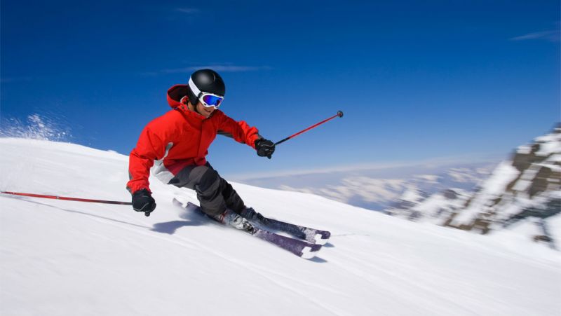 Skiing on ICE Skiing on ICE