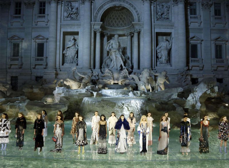 Fendi pays tribute to Lagerfeld with Rome catwalk - Wanted in Rome