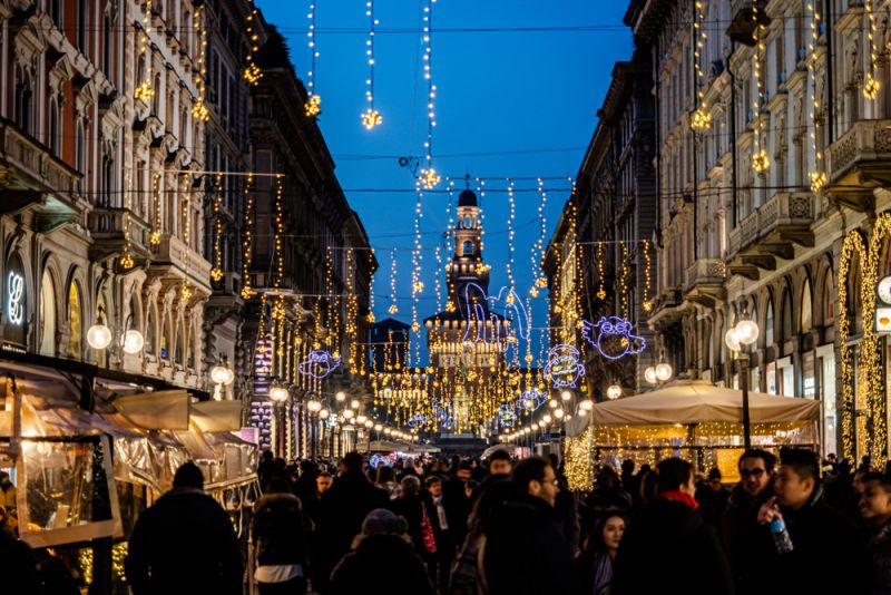 L’Italia discute il super green pass per salvare il Natale