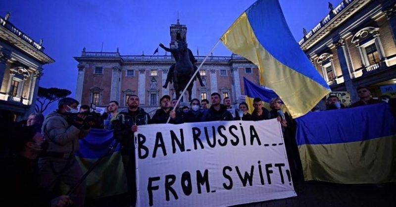 L’Italia sostiene il tentativo dell’UE di separare la Russia da SWIFT