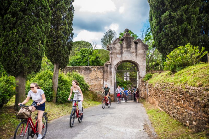 Rome implements car-free Sundays to combat smog