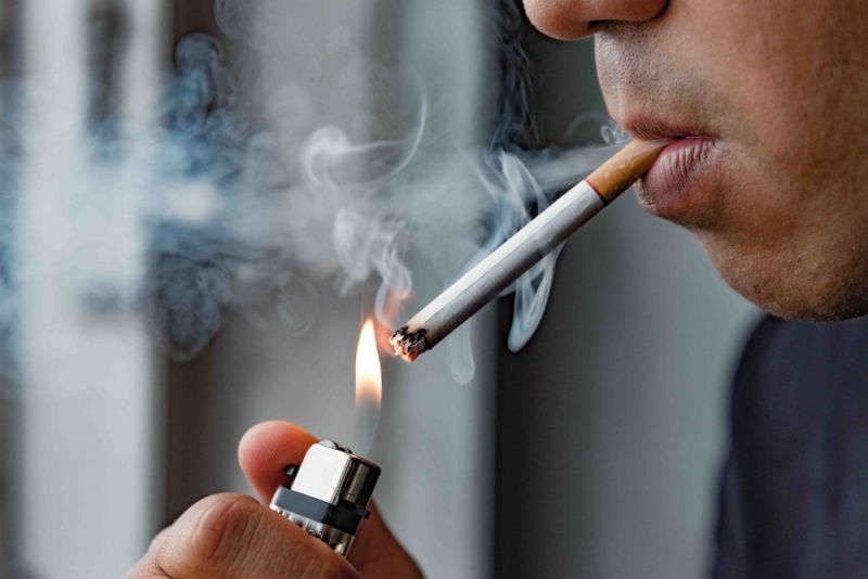 Italia akan melarang merokok di bar luar ruangan dan di halte bus