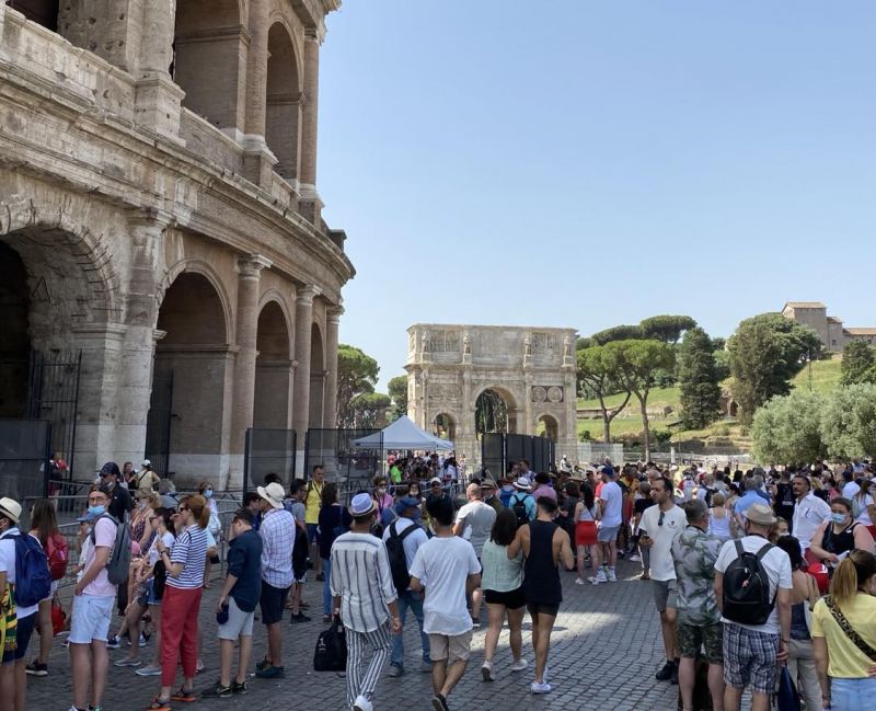 Andrea Bocelli: Son Matteo sings in Rome's Colosseum at 19 as