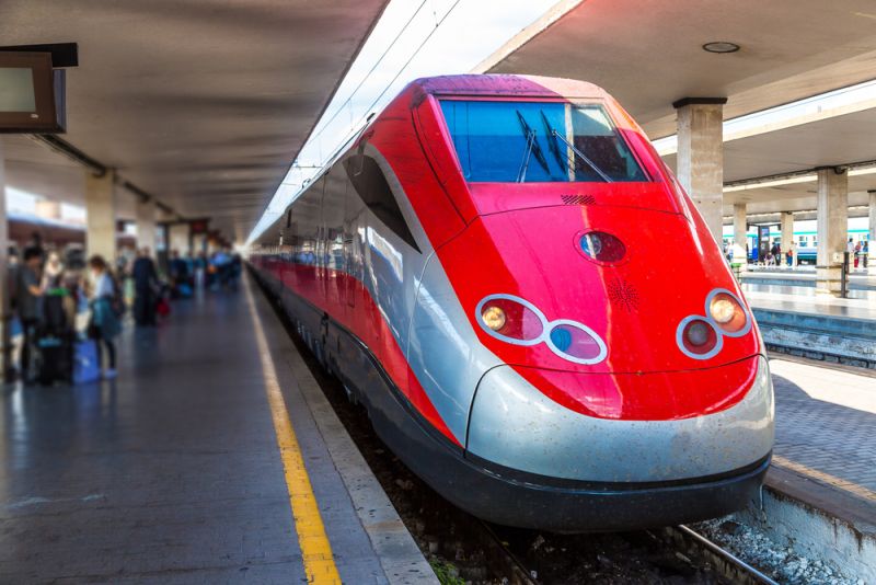 I treni congelati ad alta velocità italiani portano nuove regole sui bagagli