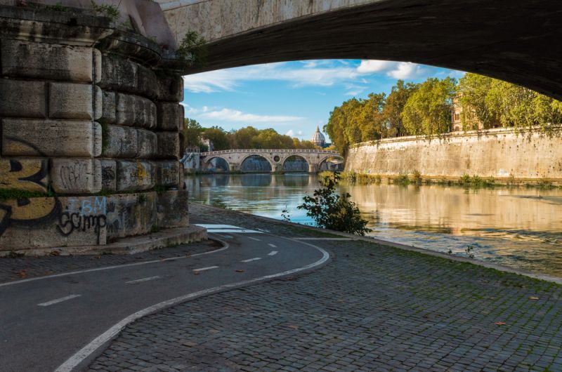 Swedish tourist dies in Rome after falling onto banks of Tiber image